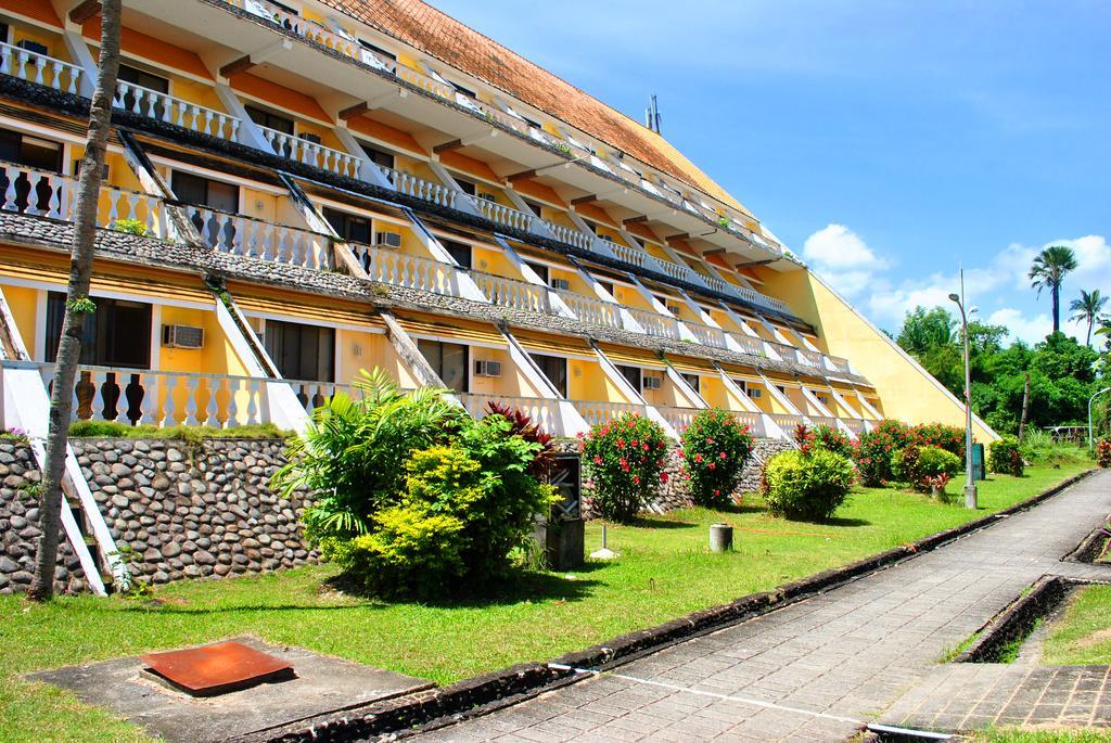 Leyte Park Resort Hotel Таклобан Стая снимка
