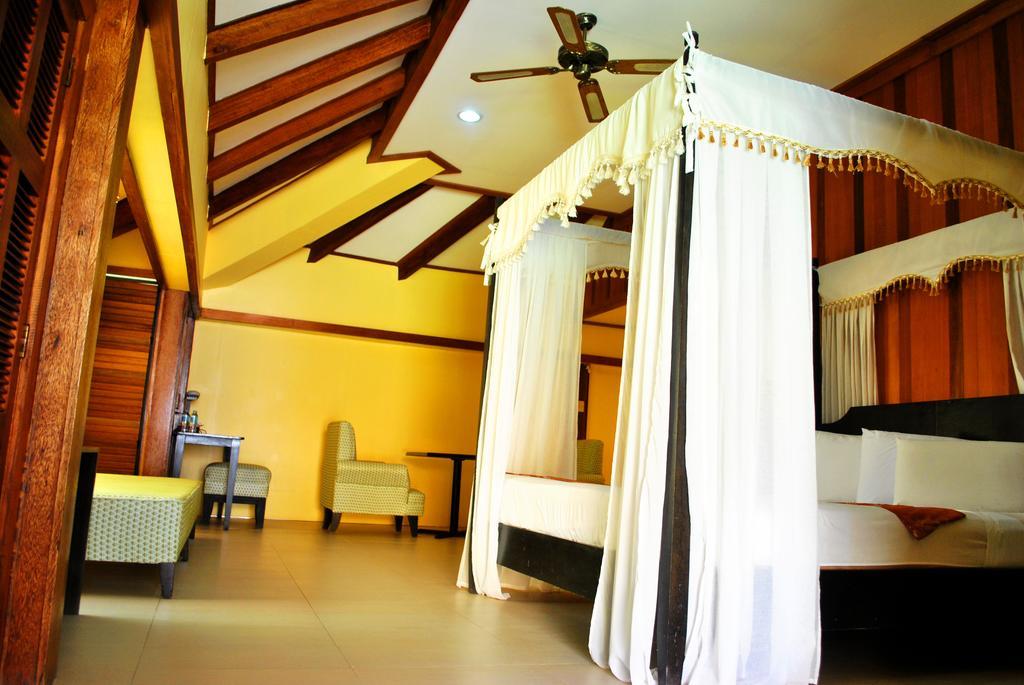 Leyte Park Resort Hotel Таклобан Стая снимка