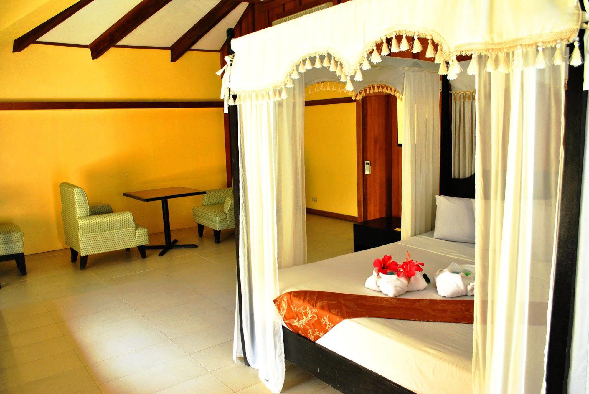Leyte Park Resort Hotel Таклобан Екстериор снимка