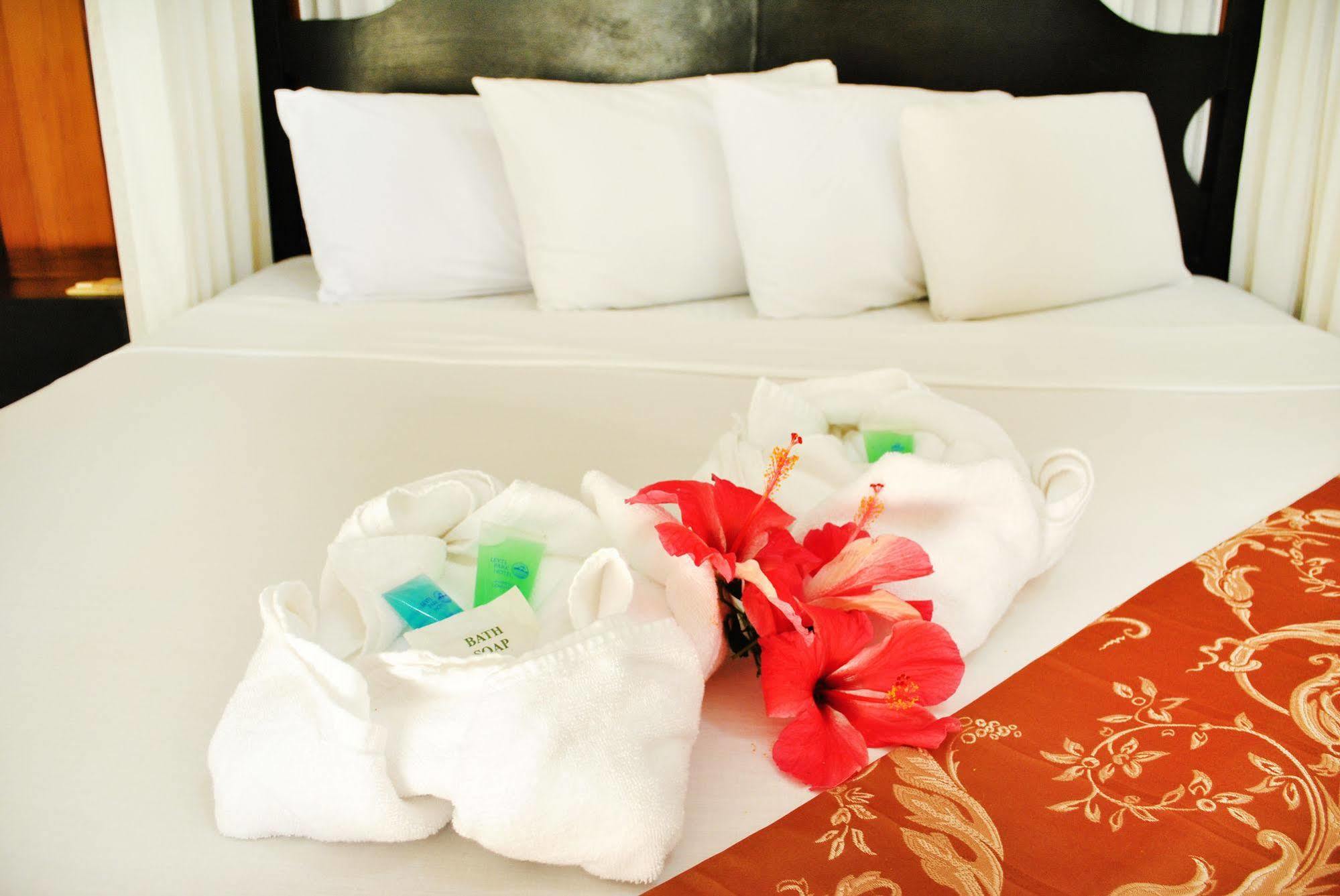 Leyte Park Resort Hotel Таклобан Екстериор снимка