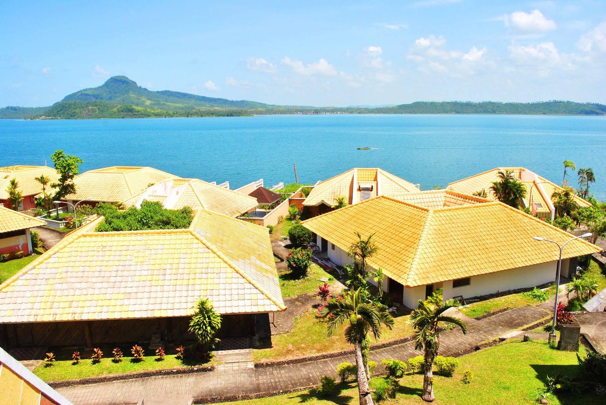Leyte Park Resort Hotel Таклобан Екстериор снимка