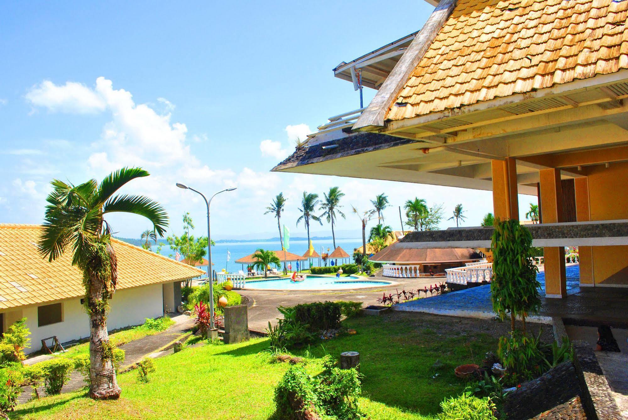 Leyte Park Resort Hotel Таклобан Екстериор снимка