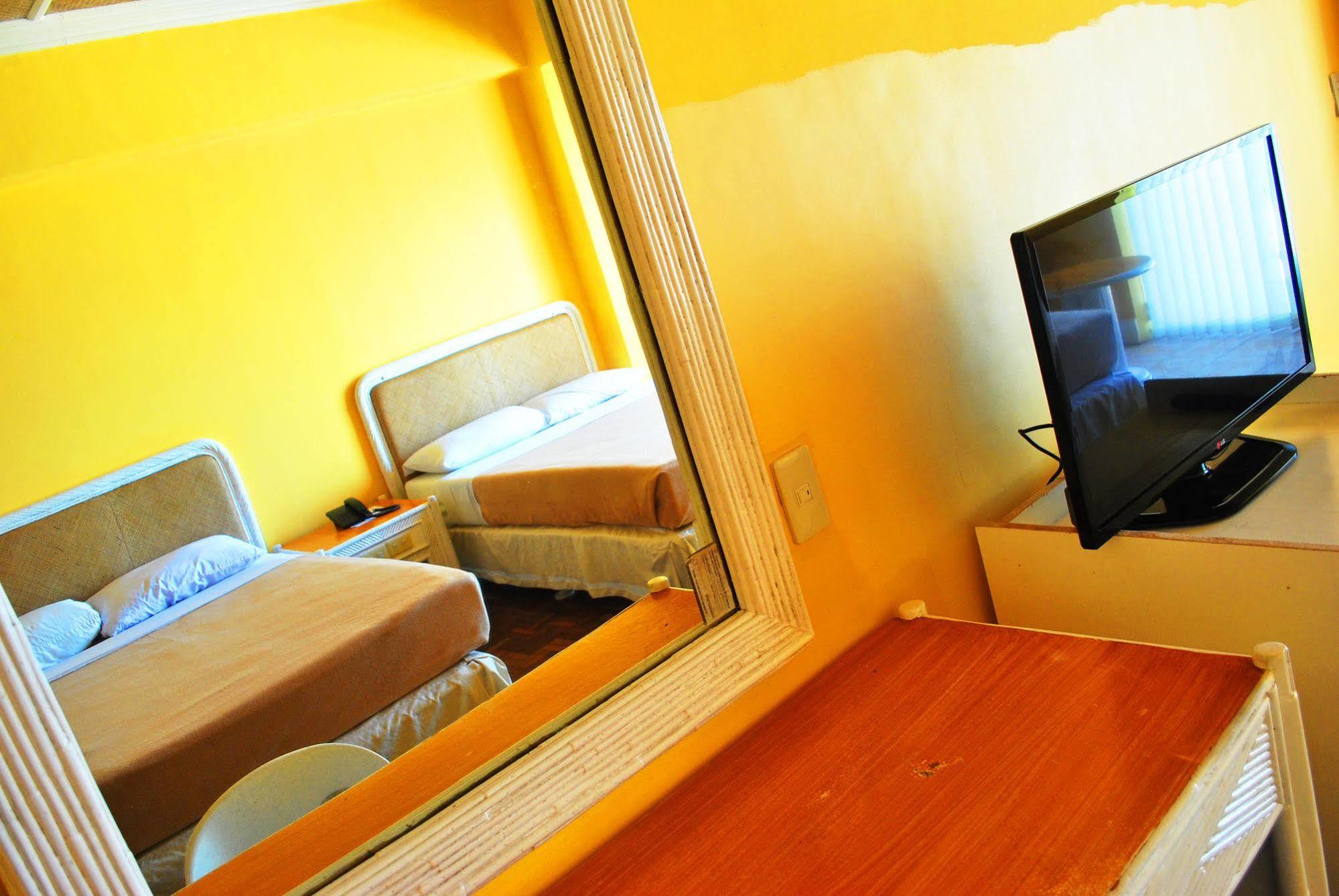 Leyte Park Resort Hotel Таклобан Екстериор снимка